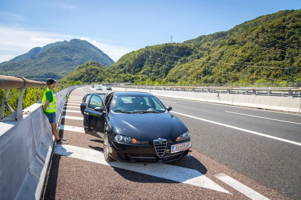 voiture-panne-autoroute